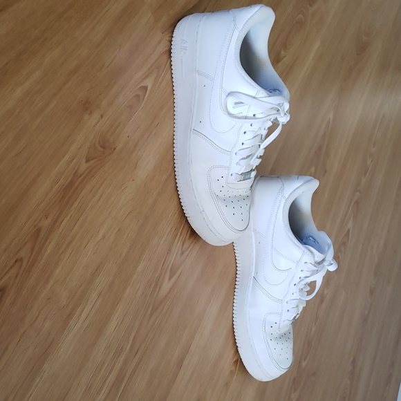 Nike Air Force One shoes - Picture 2 of 5